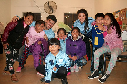 Club Atlético Madre del Pueblo - Títeres